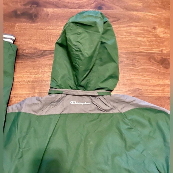 Champion Size Medium Green Full Zip Green Windbreaker with hood & pockets - Picture 3 of 7